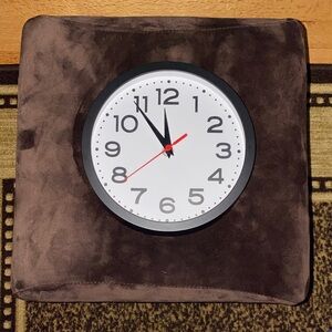 8" Silent Clock